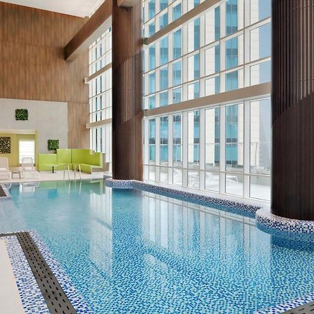 Element By Westin City Center Doha Exteriör bild Swimming pool