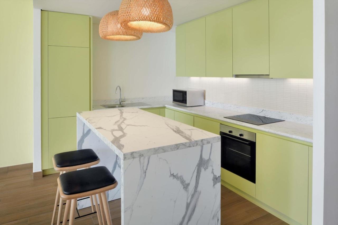 Element By Westin City Center Doha Exteriör bild A modern kitchen
