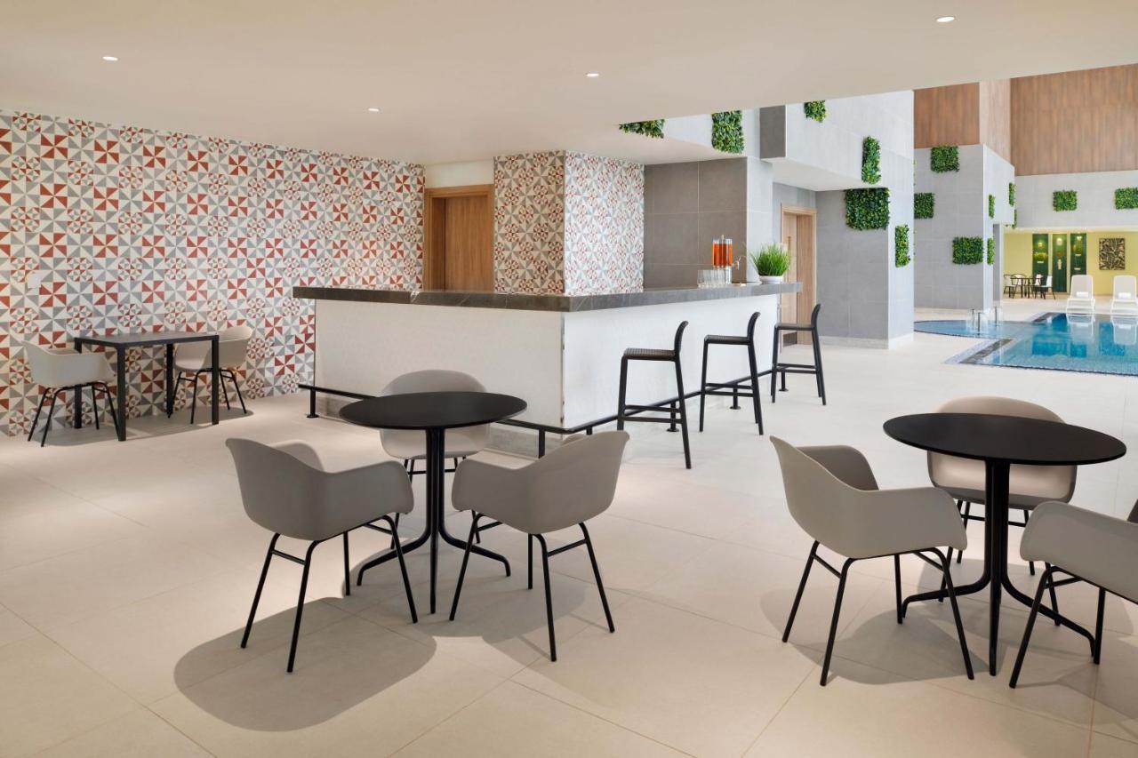 Element By Westin City Center Doha Exteriör bild The interior of the new lounge